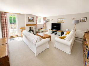 Sitting Room- click for photo gallery